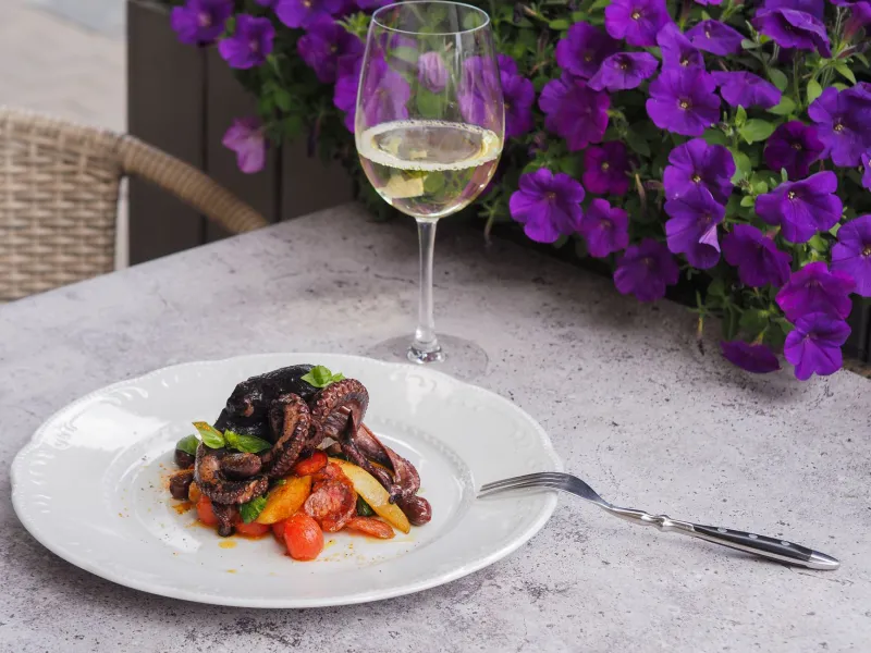 Cast, Catch, and Cork: The New Art of Seafood and Wine Pairing on the Space Coast